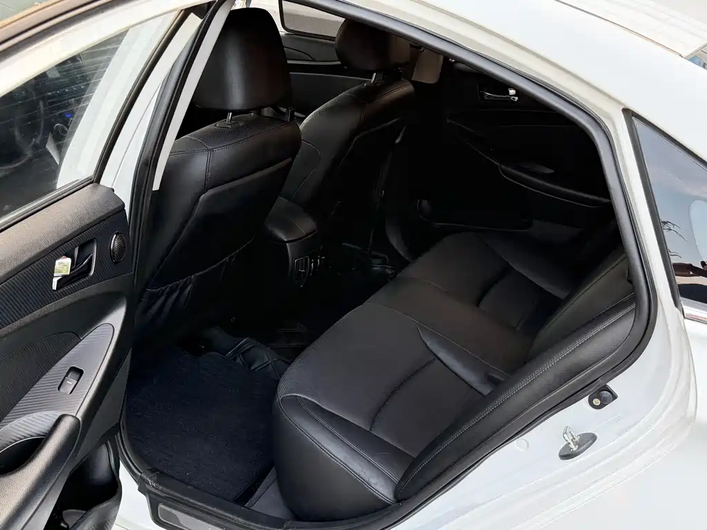 Hyundai Sonata — миниатюра 14