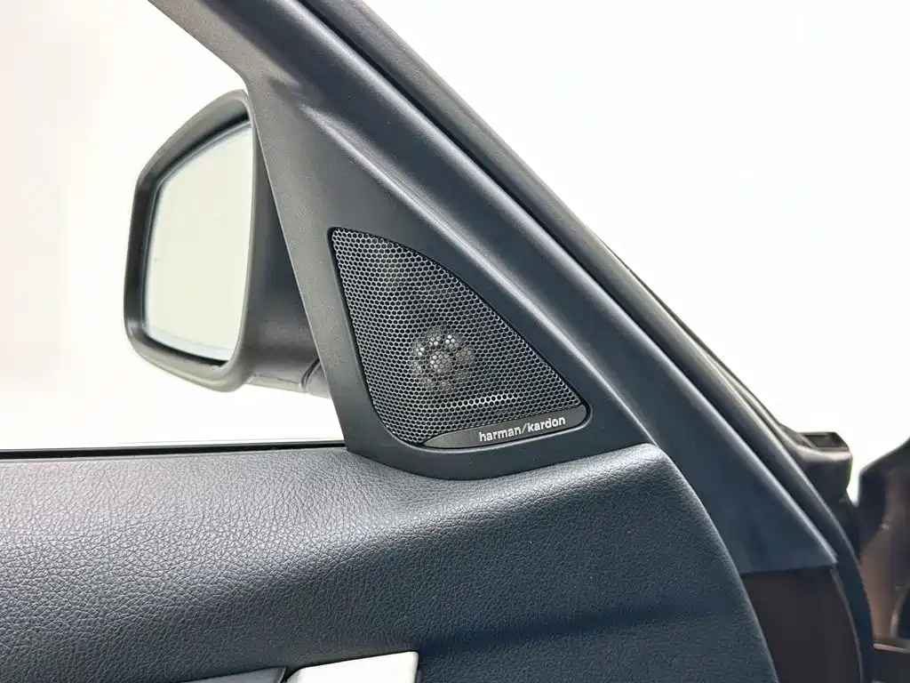 BMW 3 Series — миниатюра 19