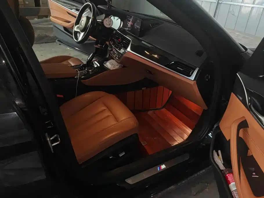 BMW 5 Series — миниатюра 8