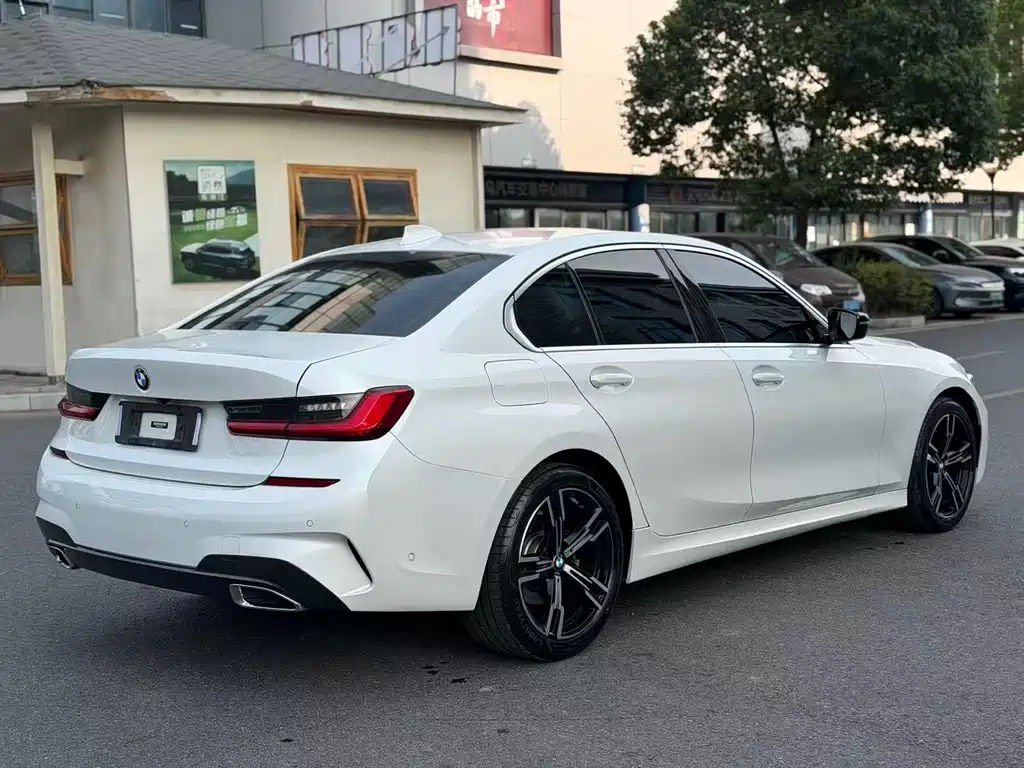 BMW 3 Series — миниатюра 15