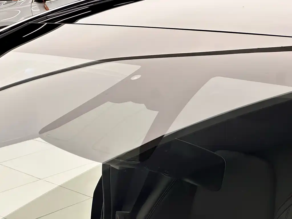 Tesla Model Y — миниатюра 18