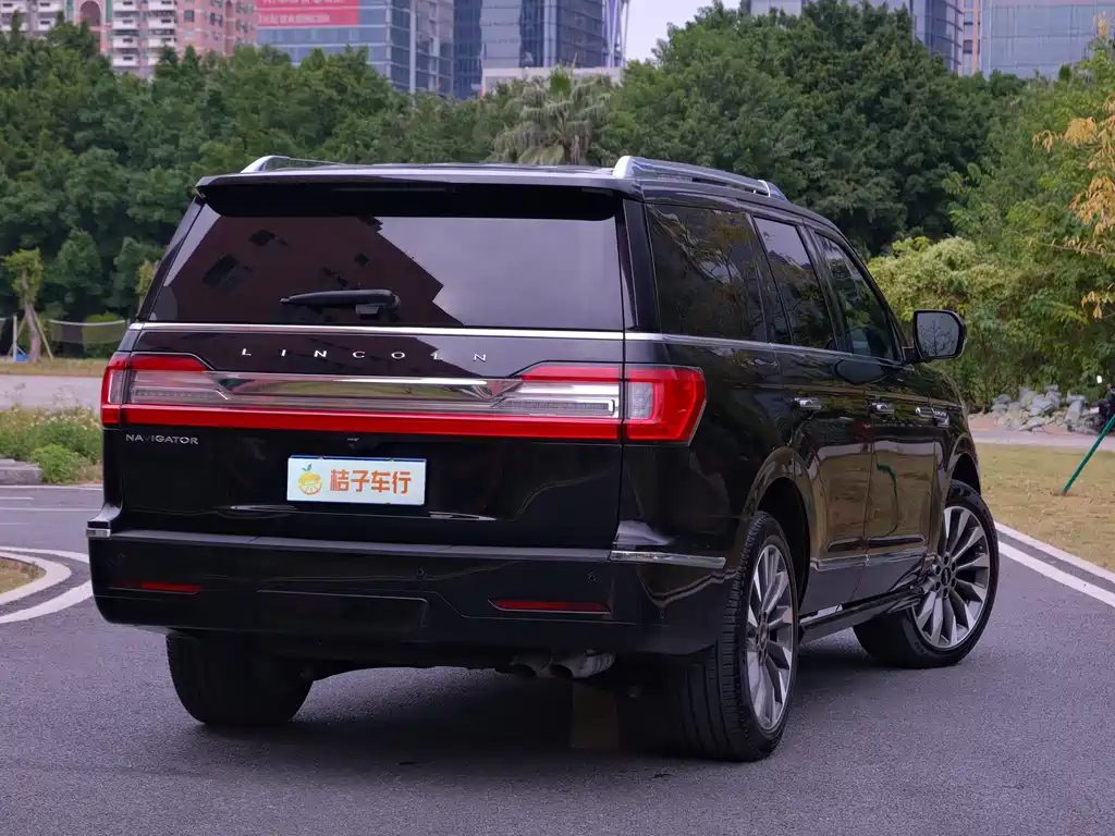 LINCOLN NAVIGATOR