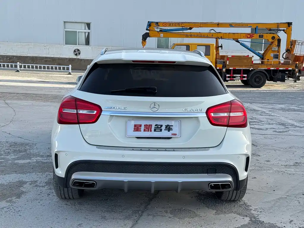 MERCEDES-BENZ GLA AMG