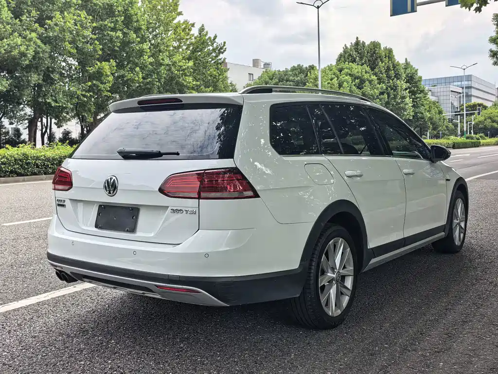 Volkswagen Golf (Import) — миниатюра 4