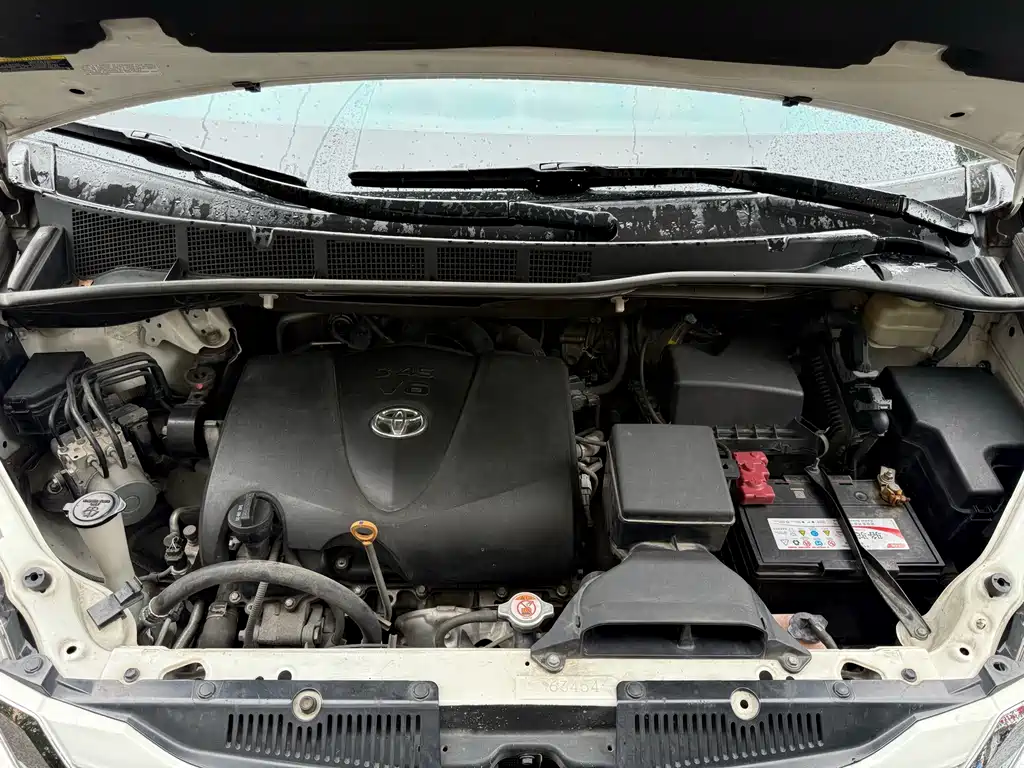 Toyota Sienna — миниатюра 14