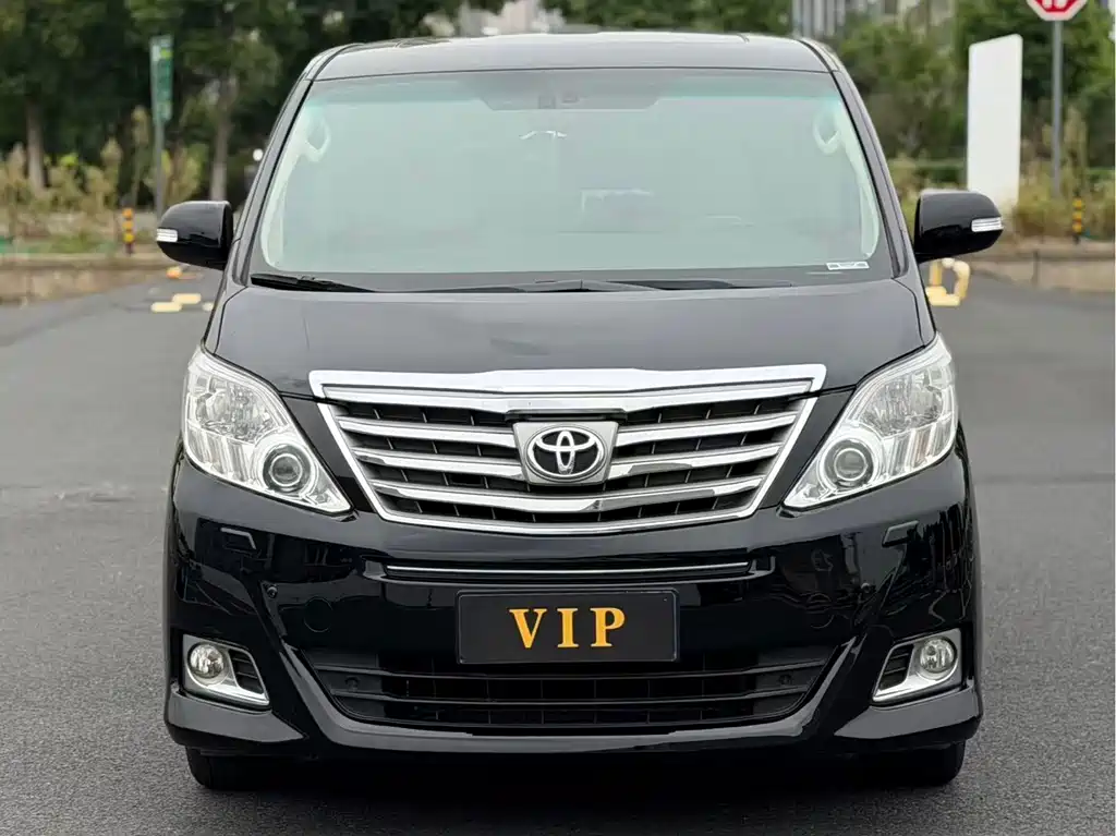 Toyota Alphard — миниатюра 2