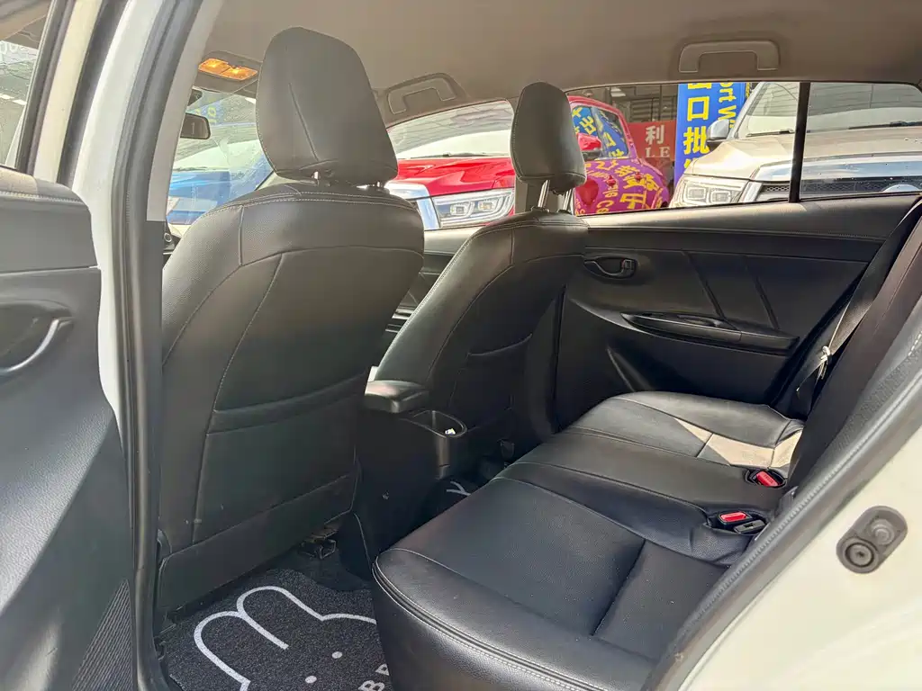 Toyota Yaris L — миниатюра 7