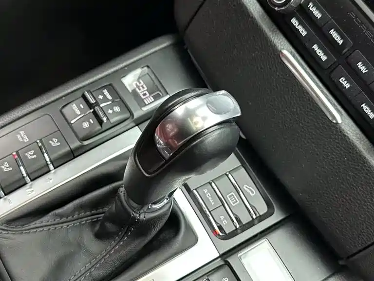 Porsche Macan — миниатюра 10