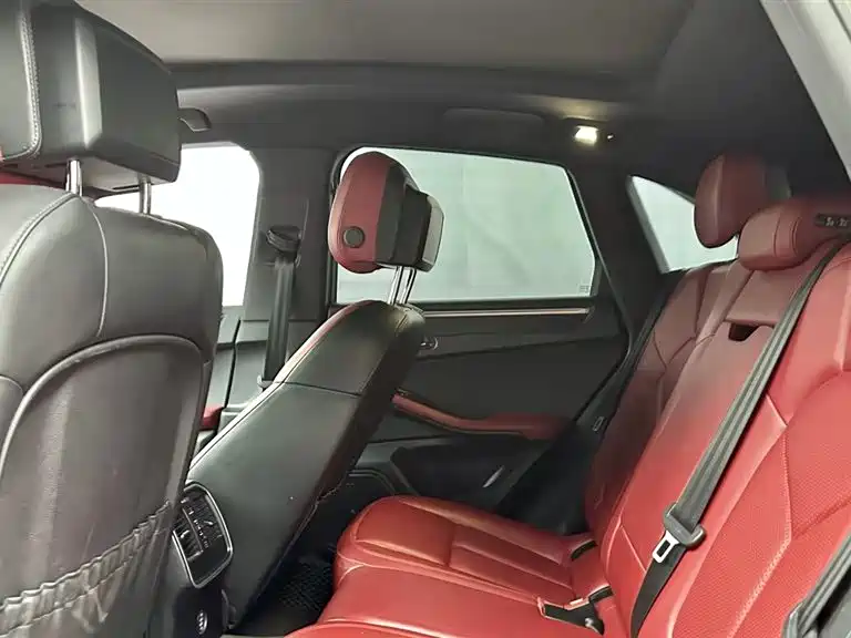 Porsche Macan — миниатюра 16