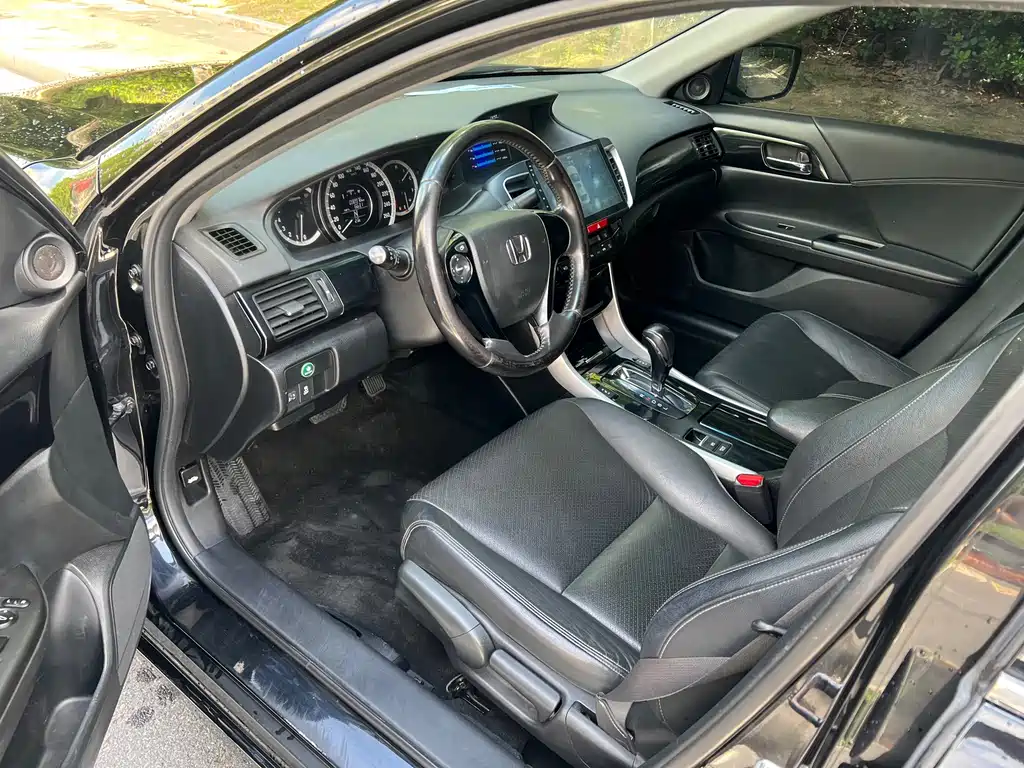 Honda Accord — миниатюра 8