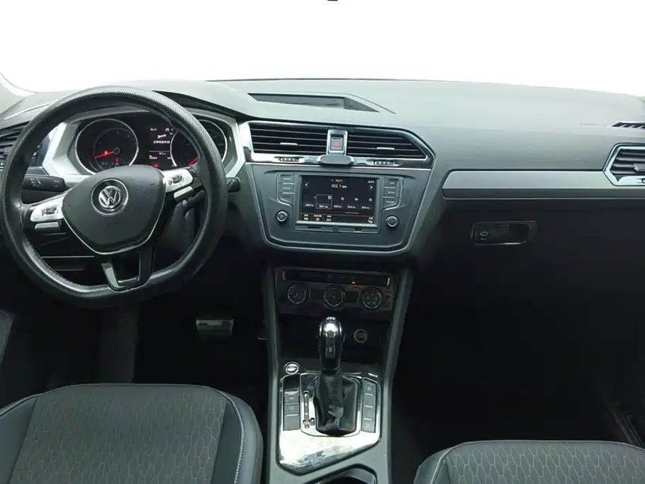 Volkswagen Tiguan L — миниатюра 12
