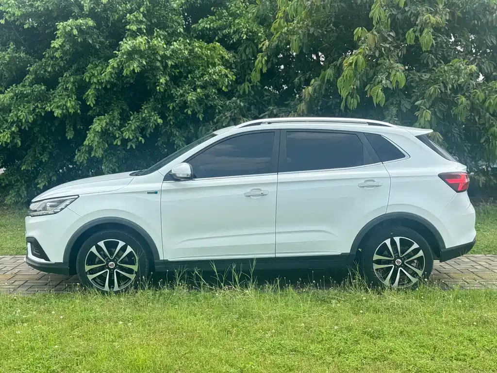 Roewe RX3 — миниатюра 5
