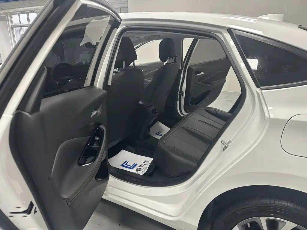 Buick Verano — миниатюра 12