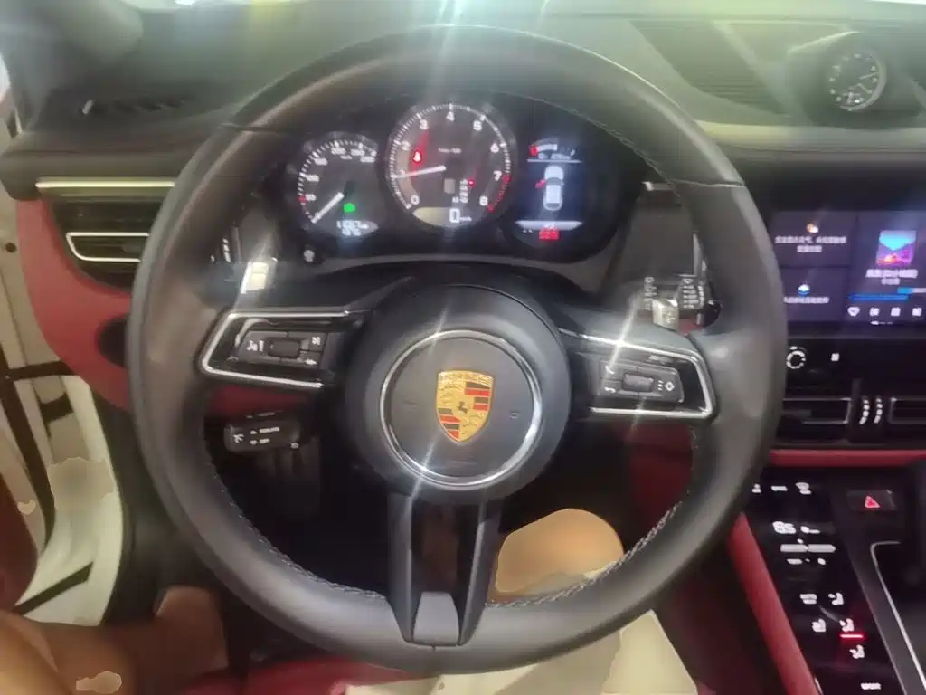 Porsche Macan — миниатюра 11