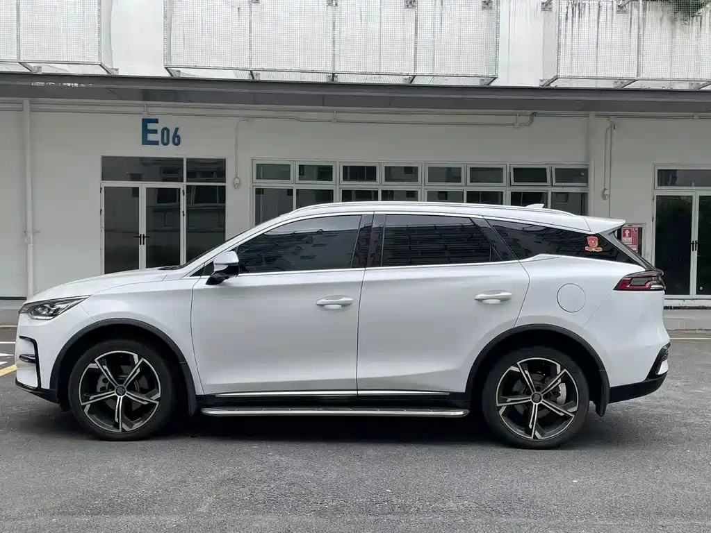 BYD Tang New Energy — миниатюра 4