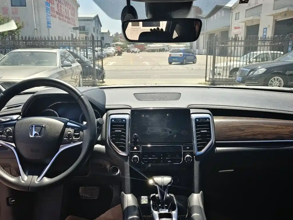 Honda UR-V 2017 240TURBO Luxury V