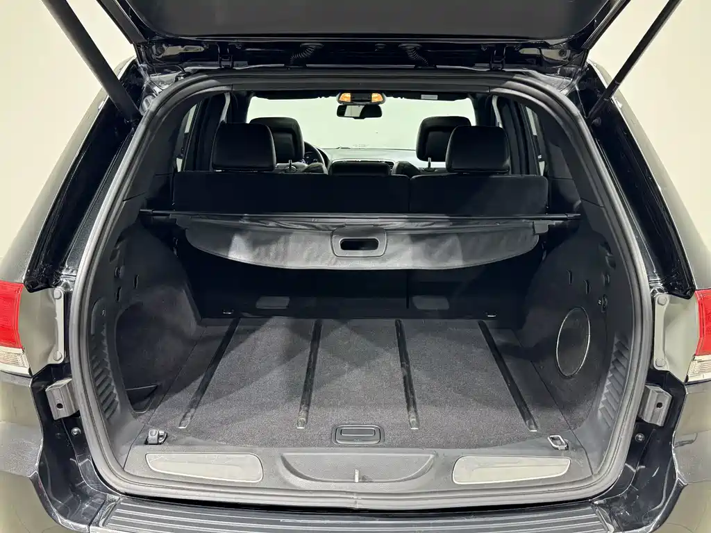 Jeep Grand Cherokee (Import) — миниатюра 11