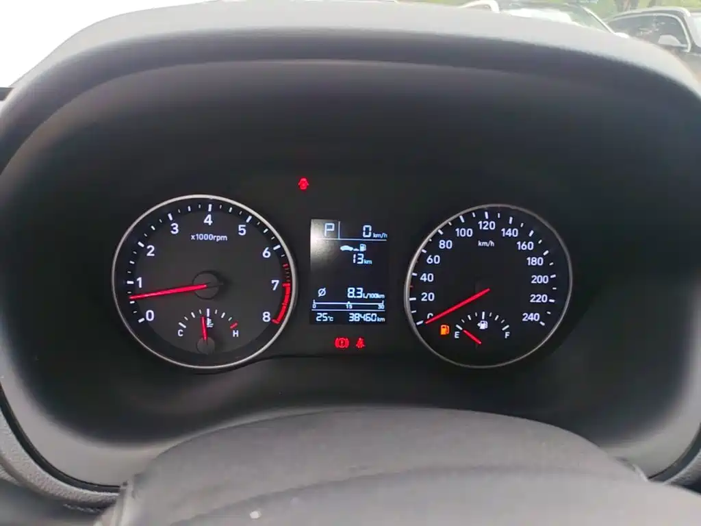 Hyundai Elantra — миниатюра 12