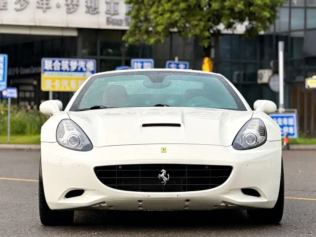 Ferrari California T