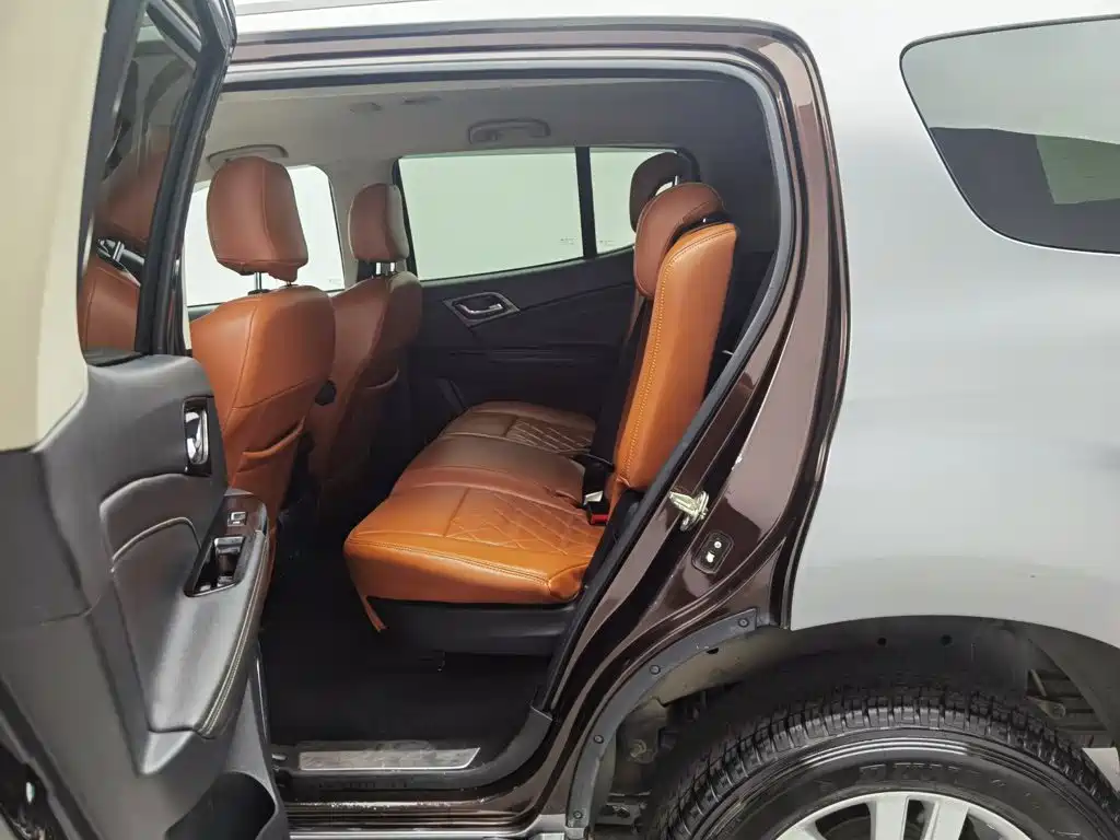 Isuzu MU-X — миниатюра 15