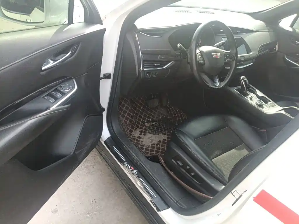 Cadillac XT4 — миниатюра 12