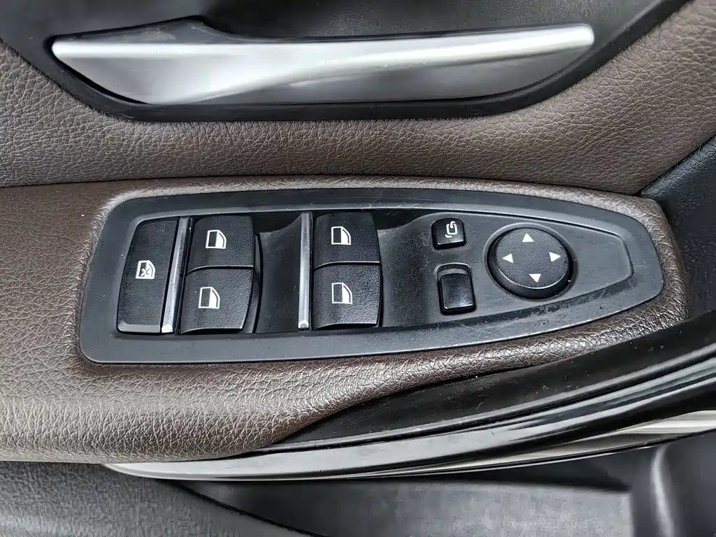 BMW 3 Series — миниатюра 9