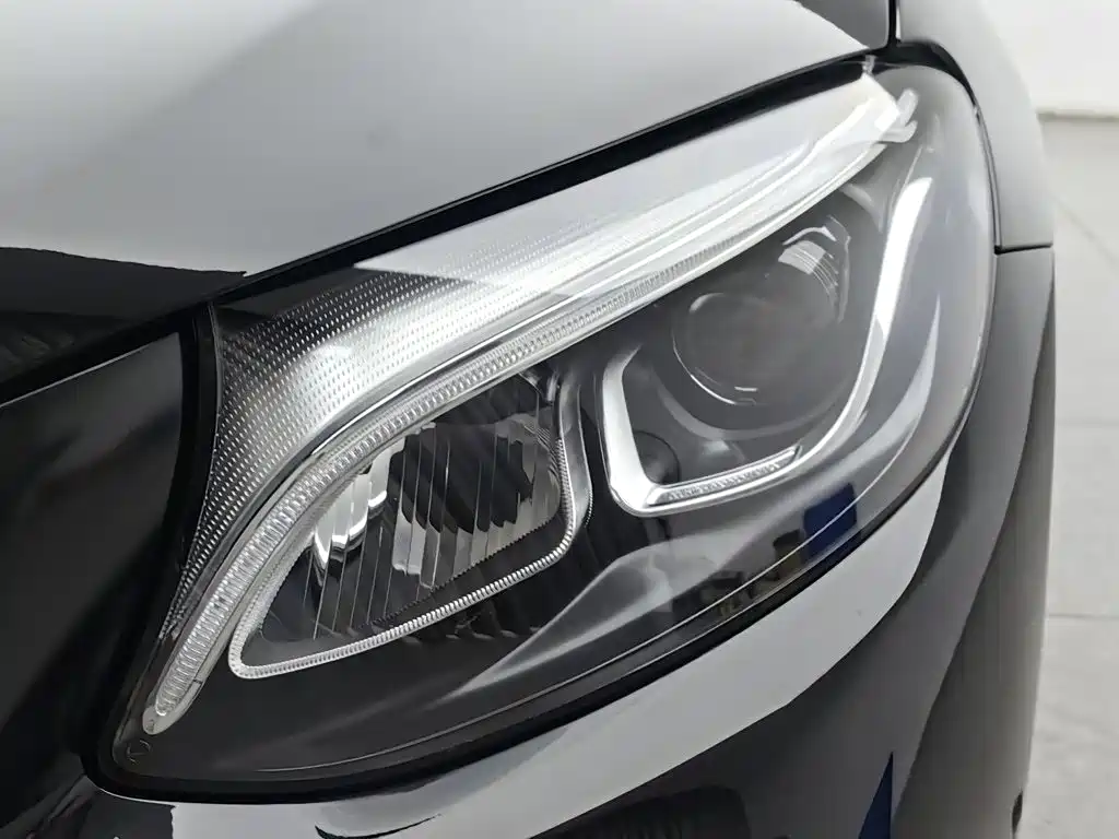 Mercedes-Benz GLC — миниатюра 7
