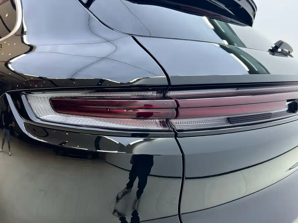 Porsche Cayenne Hybrid — миниатюра 7