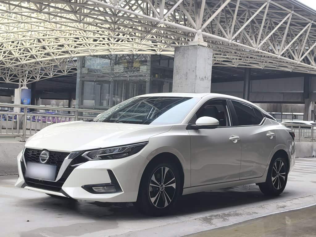 Nissan Sylphy 1.6 л 2023 г. Белый, пробег 39000 км