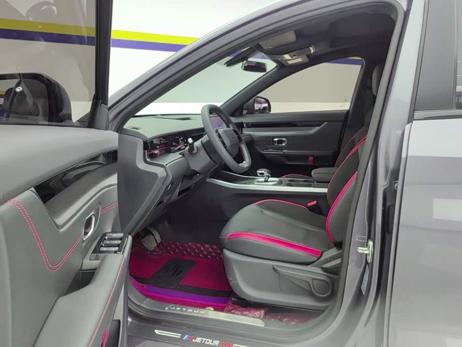 Jetour Jetour Dasheng 1.5 л 2024 г. Серебристо-серый, пробег 34700 км