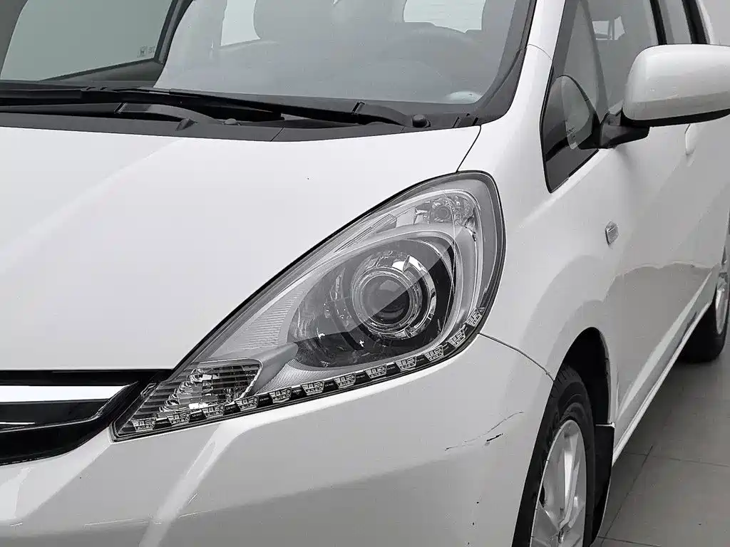 Honda Fit — миниатюра 7