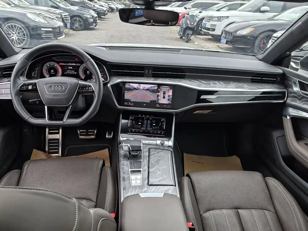 Audi A7L 2022 55 TFSI quattro S-line