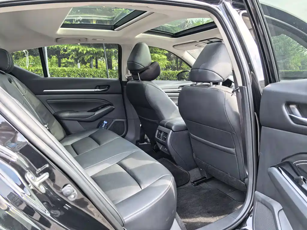 Nissan Teana — миниатюра 12