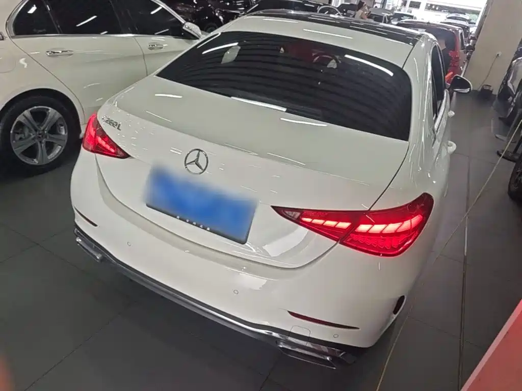 Mercedes-Benz C-Class — миниатюра 7