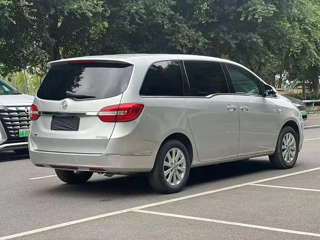 Buick GL8 — миниатюра 9
