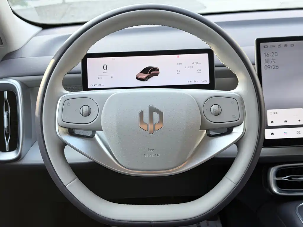 Leapmotor Leapmotor B01 — миниатюра 13