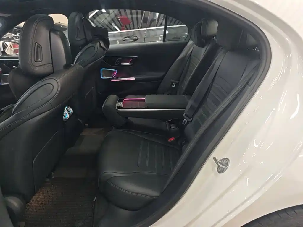 Mercedes-Benz C-Class — миниатюра 17