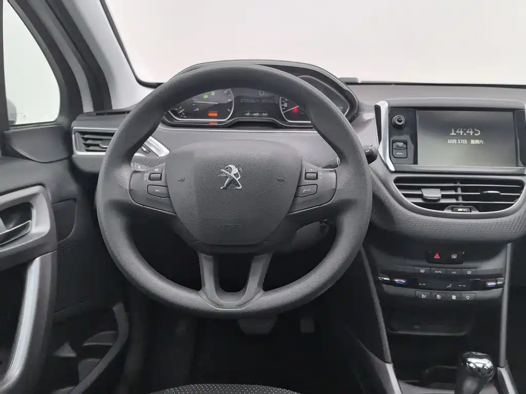 Peugeot 2008 — миниатюра 11