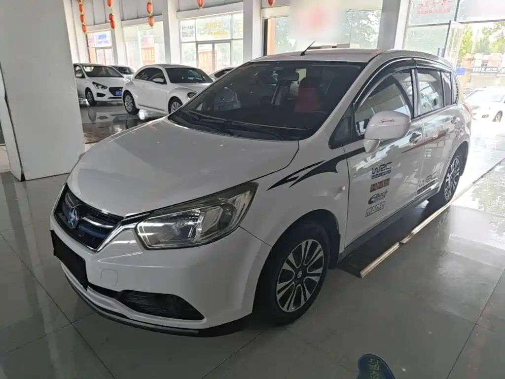 Venucia R50