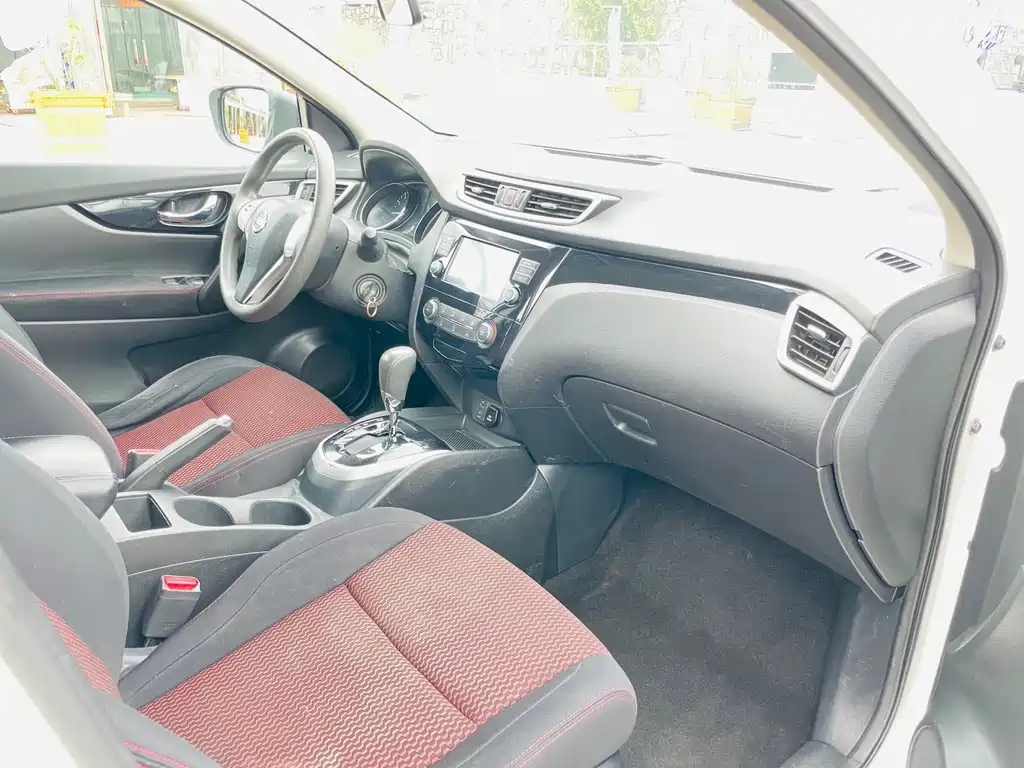 Nissan Qashqai — миниатюра 8