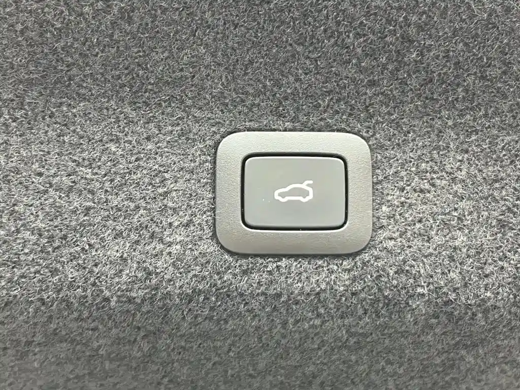 Xiaomi SU7 — миниатюра 12