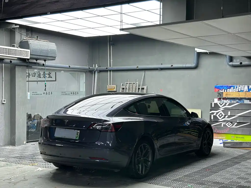 Tesla Model 3 — миниатюра 9