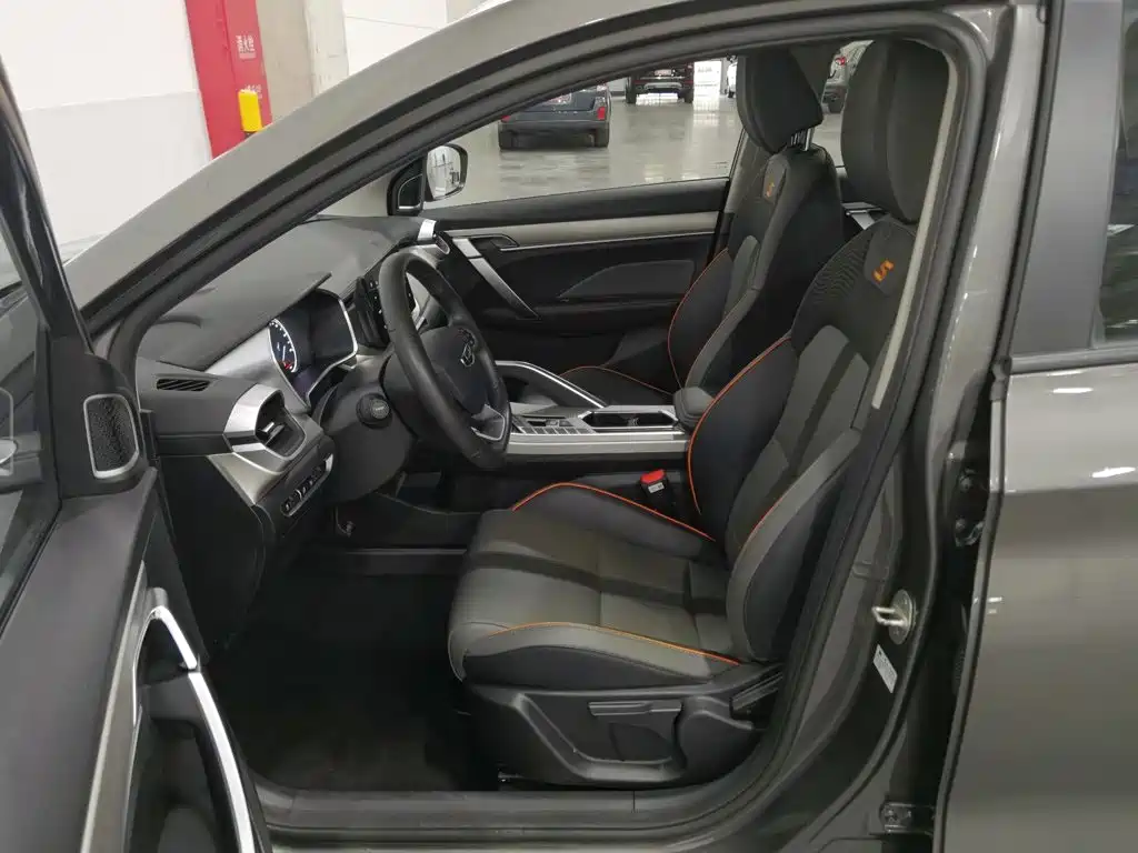 Geely Binyue — миниатюра 10