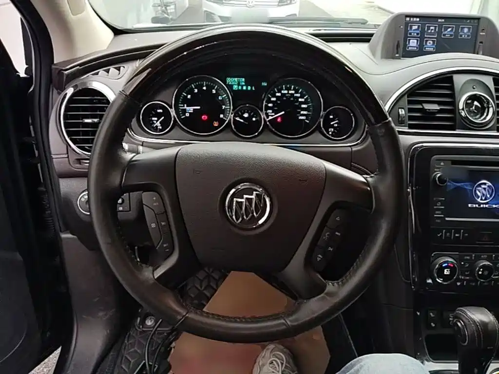 Buick Enclave — миниатюра 11