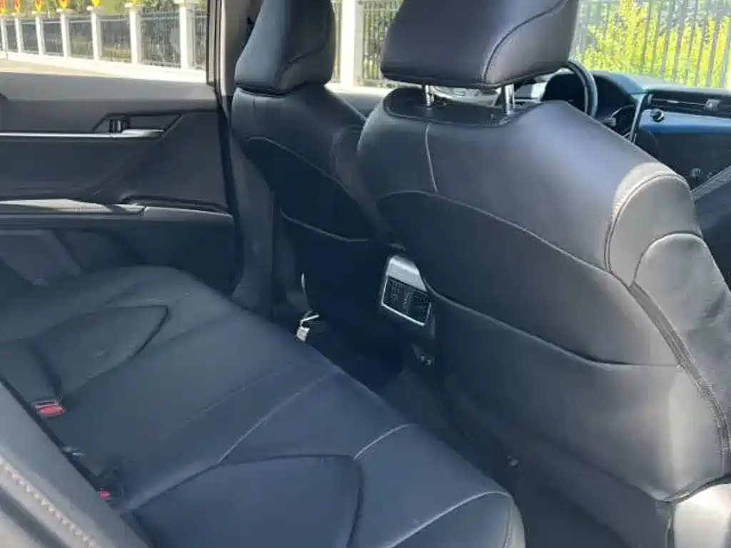 Toyota Camry — миниатюра 9