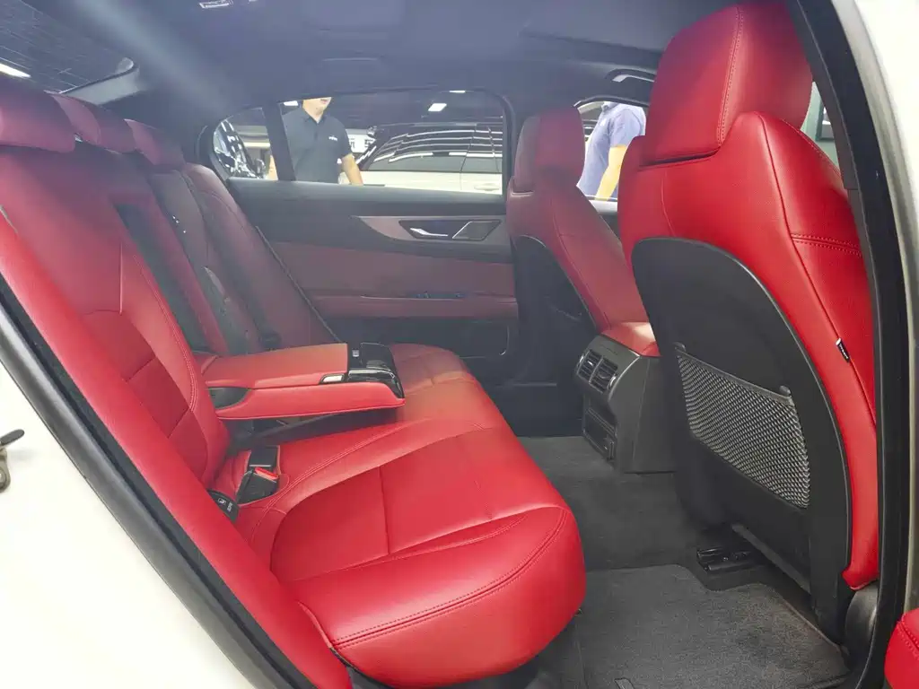 Jaguar XEL — миниатюра 16