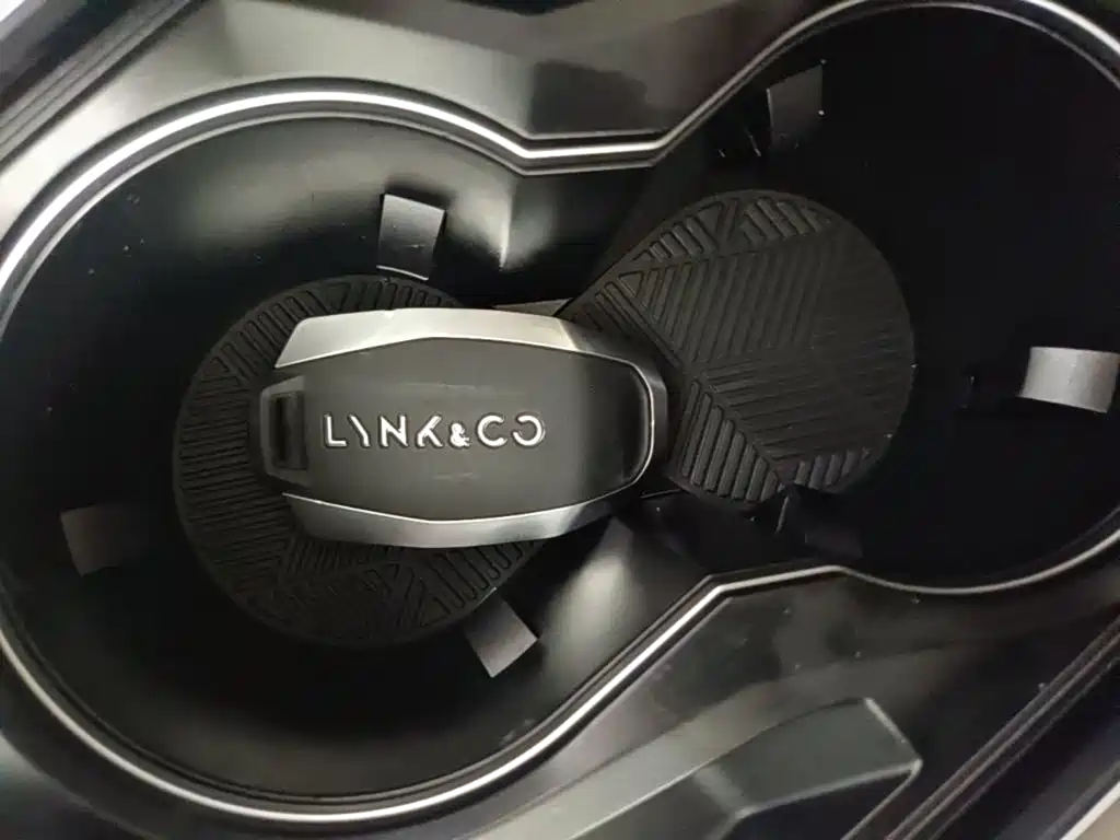 Lynk & Co 01 — миниатюра 9