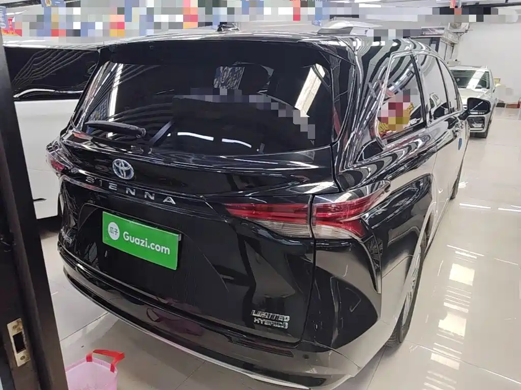 Toyota Sienna — миниатюра 7