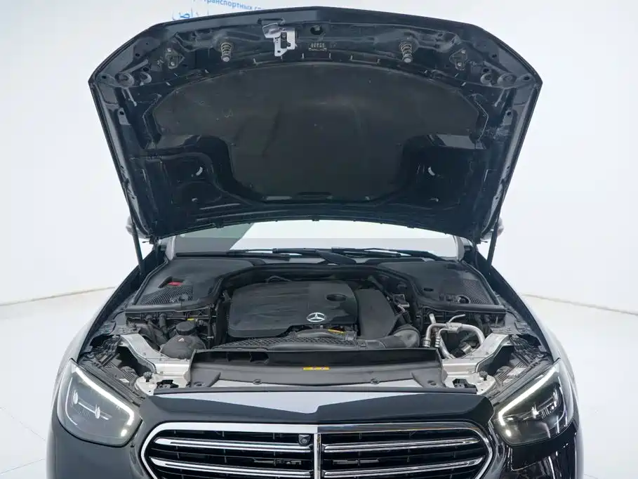 Mercedes-Benz E-Class — миниатюра 27