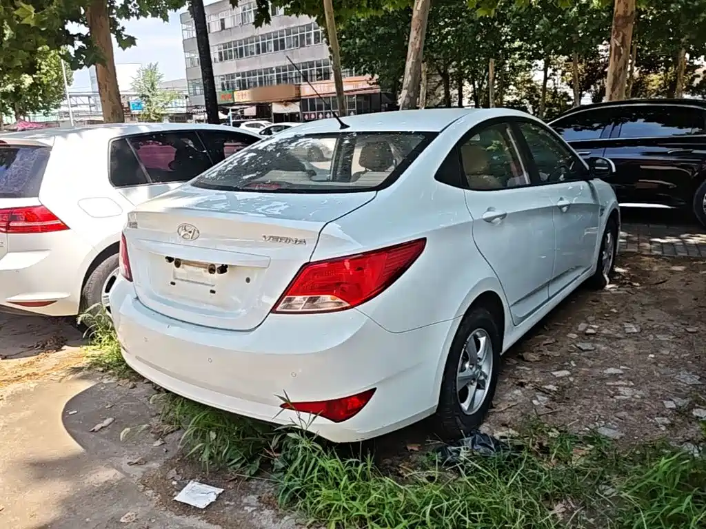 Hyundai Verna — миниатюра 7